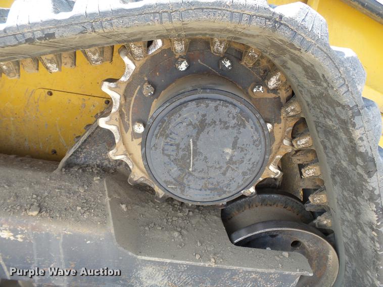 image for item CD9575 2013 John Deere 333D skid steer