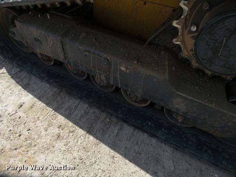 image for item CD9575 2013 John Deere 333D skid steer