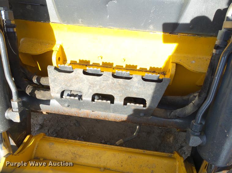 image for item CD9575 2013 John Deere 333D skid steer