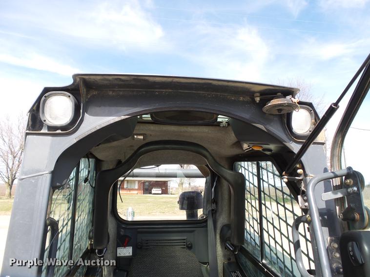 image for item CD9575 2013 John Deere 333D skid steer