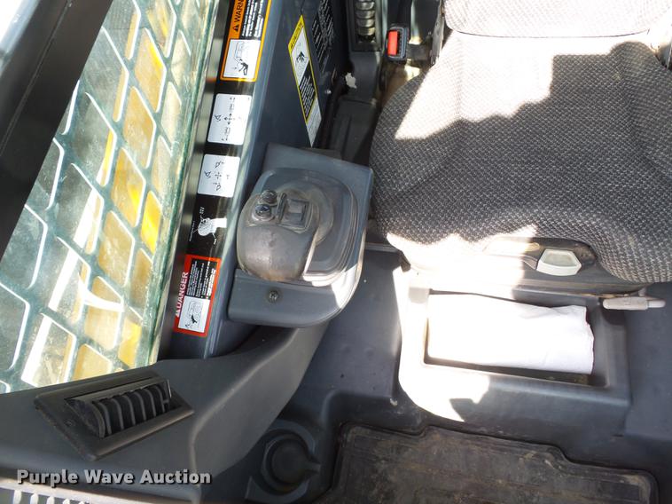 image for item CD9575 2013 John Deere 333D skid steer