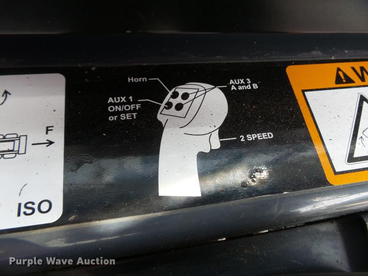 image for item CD9575 2013 John Deere 333D skid steer