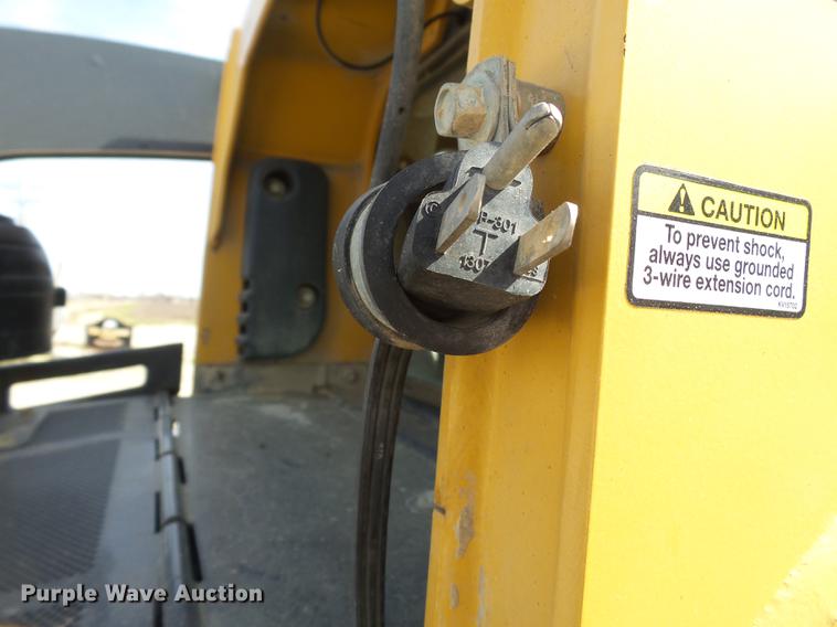 image for item CD9575 2013 John Deere 333D skid steer