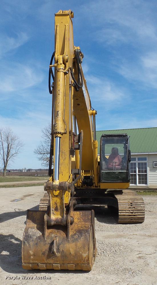 image for item CD9584 2005 John Deere 200C LC excavator