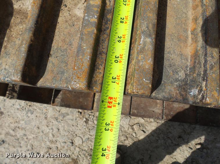 image for item CD9584 2005 John Deere 200C LC excavator