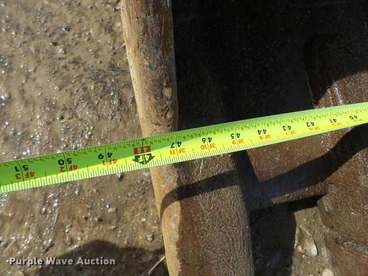 image for item CD9584 2005 John Deere 200C LC excavator