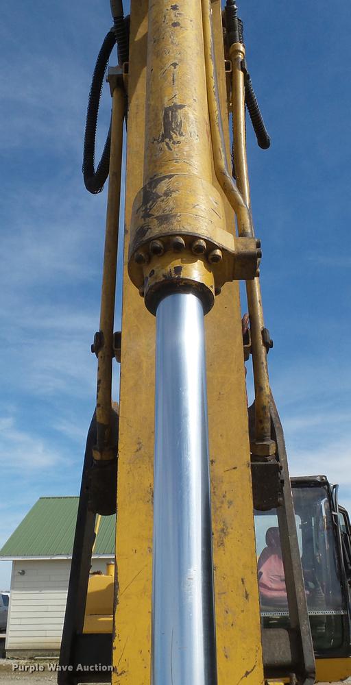 image for item CD9584 2005 John Deere 200C LC excavator