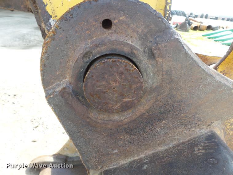 image for item CD9584 2005 John Deere 200C LC excavator