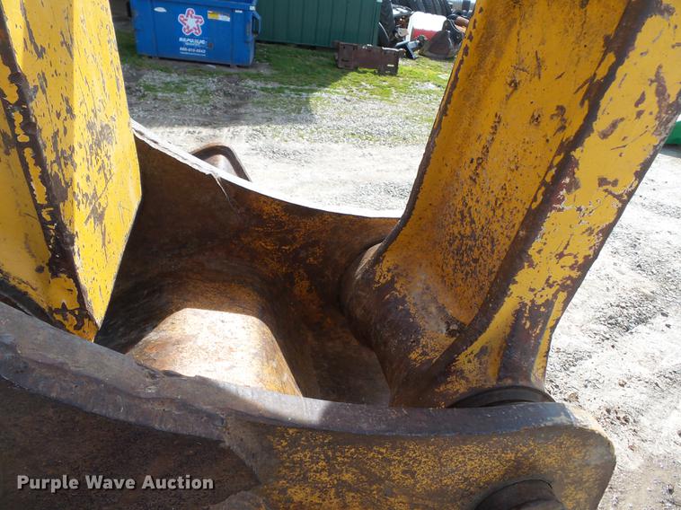 image for item CD9584 2005 John Deere 200C LC excavator