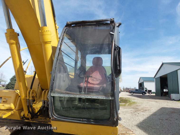 image for item CD9584 2005 John Deere 200C LC excavator