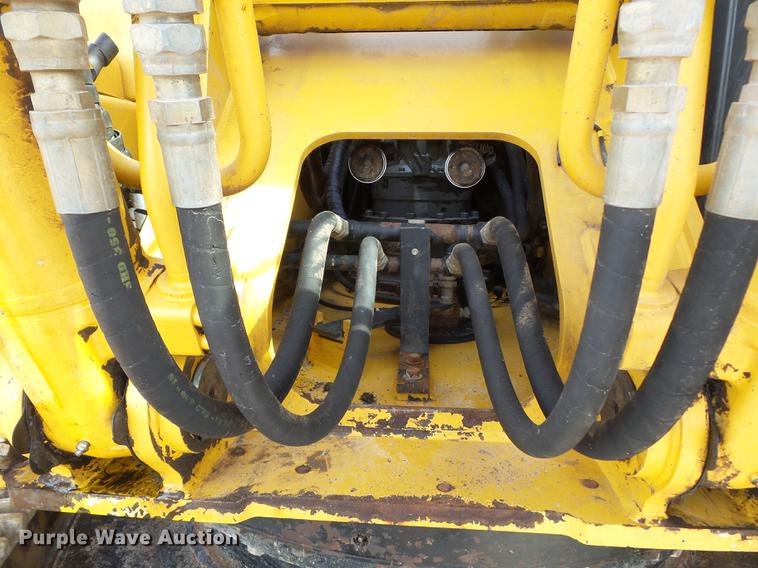 image for item CD9584 2005 John Deere 200C LC excavator