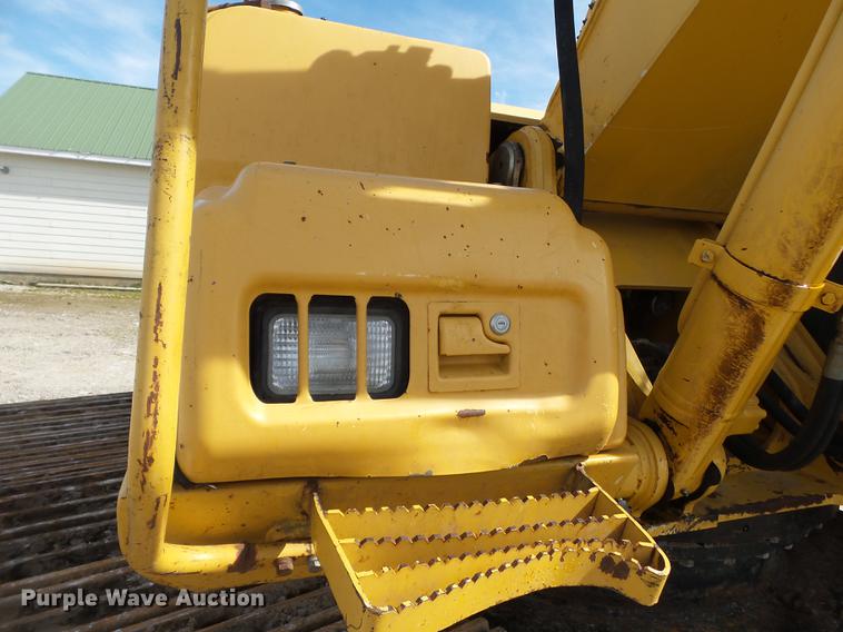 image for item CD9584 2005 John Deere 200C LC excavator