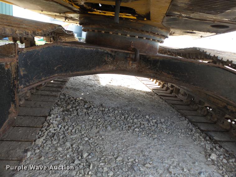 image for item CD9584 2005 John Deere 200C LC excavator