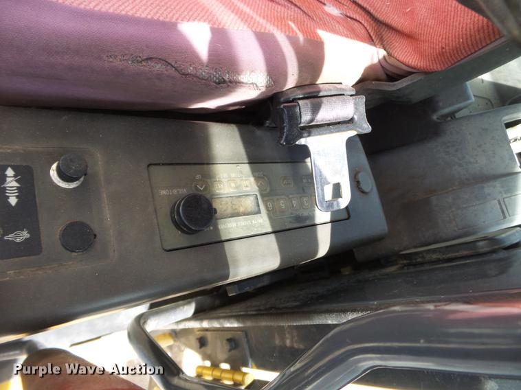 image for item CD9584 2005 John Deere 200C LC excavator