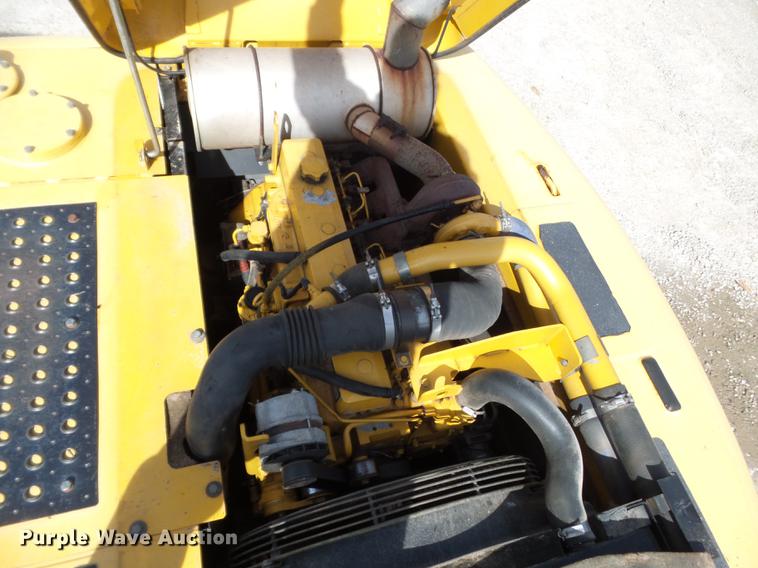 image for item CD9584 2005 John Deere 200C LC excavator