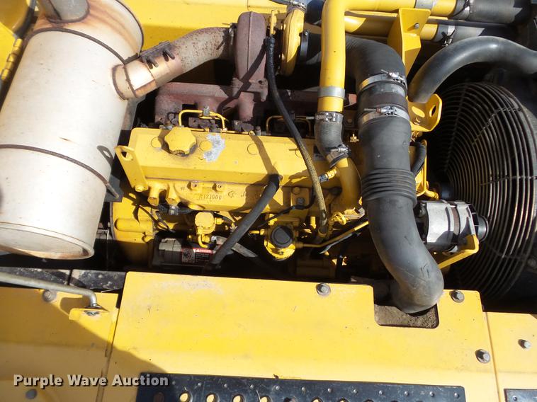 image for item CD9584 2005 John Deere 200C LC excavator