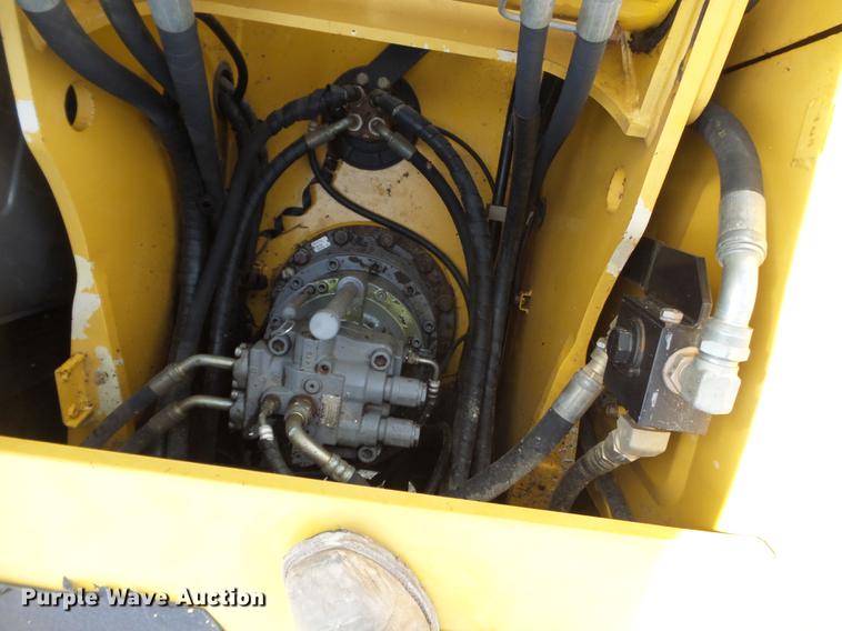 image for item CD9584 2005 John Deere 200C LC excavator