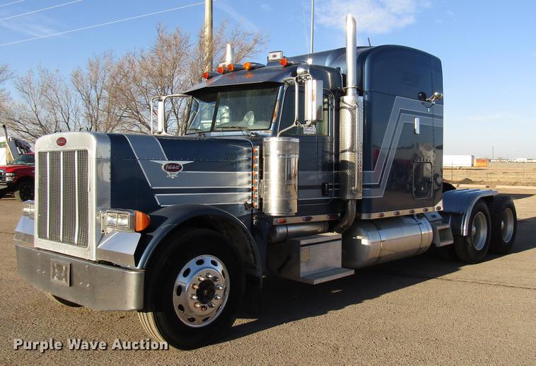 image for item DB6784 2007 Peterbilt 379 semi truck