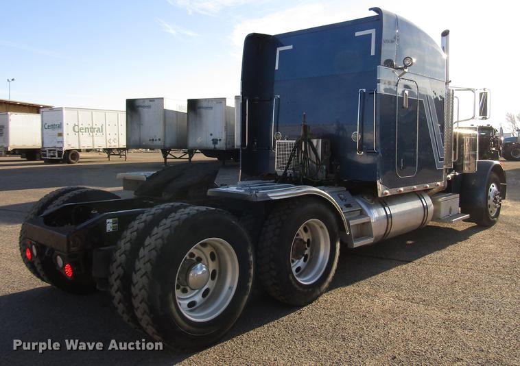 image for item DB6784 2007 Peterbilt 379 semi truck