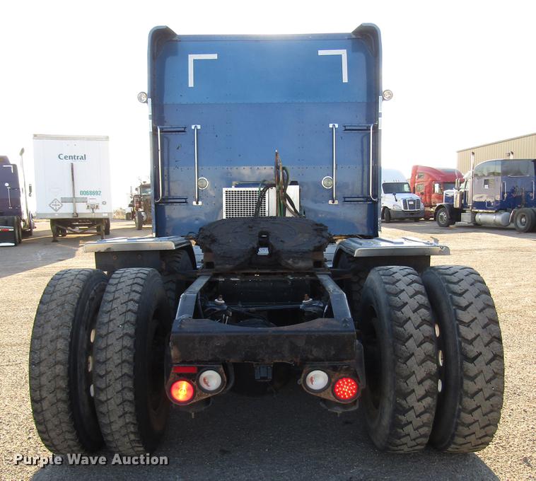 image for item DB6784 2007 Peterbilt 379 semi truck