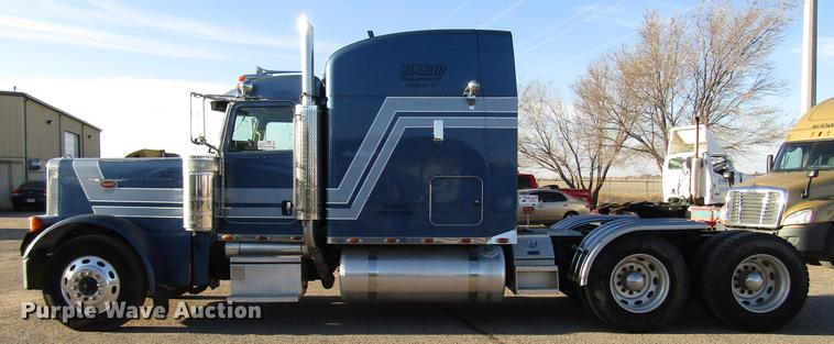 image for item DB6784 2007 Peterbilt 379 semi truck