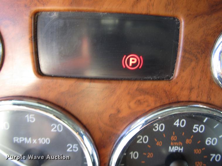 image for item DB6784 2007 Peterbilt 379 semi truck