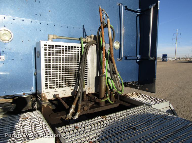 image for item DB6784 2007 Peterbilt 379 semi truck