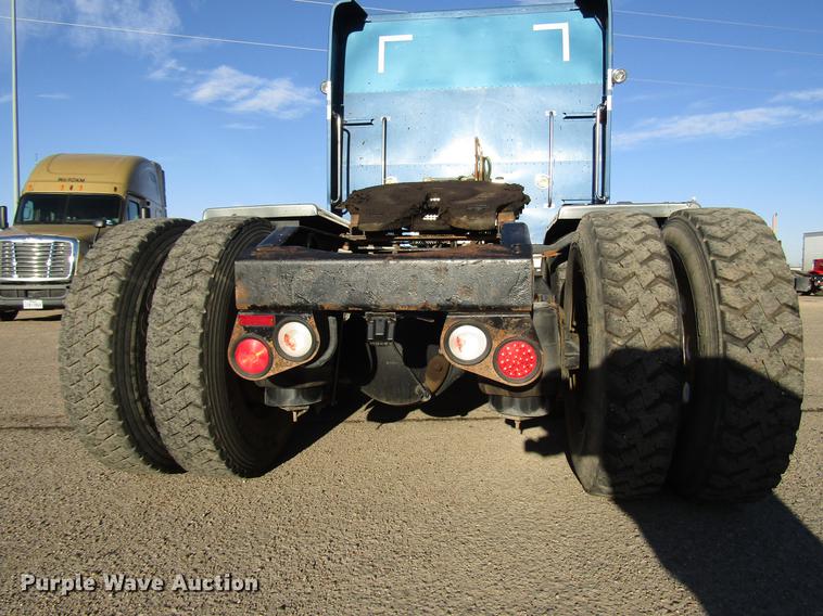 image for item DB6784 2007 Peterbilt 379 semi truck