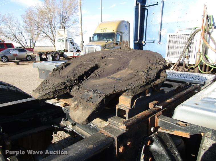 image for item DB6784 2007 Peterbilt 379 semi truck