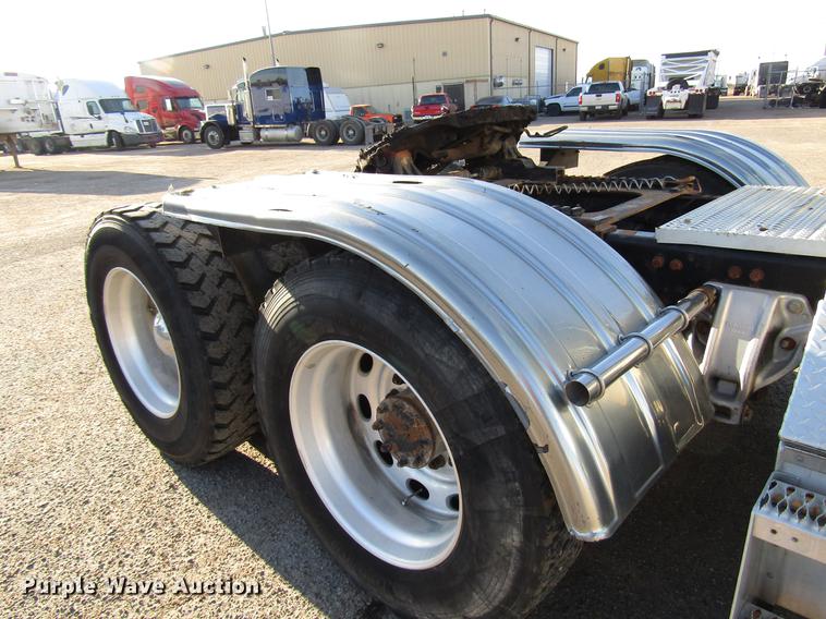 image for item DB6784 2007 Peterbilt 379 semi truck