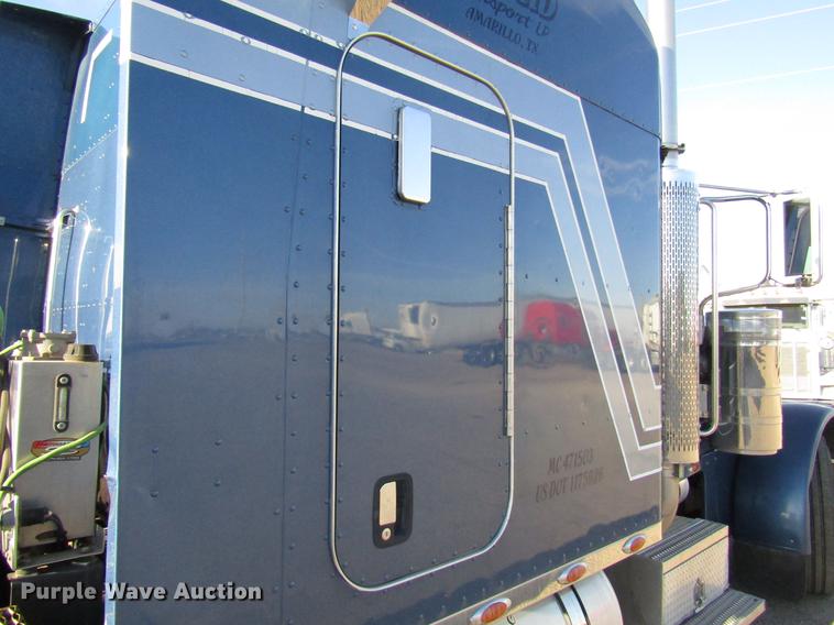 image for item DB6784 2007 Peterbilt 379 semi truck