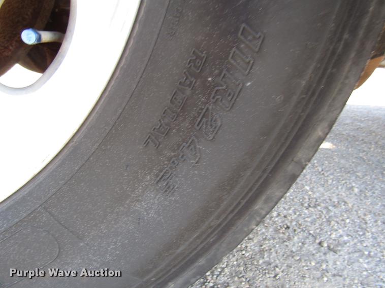 image for item DB6784 2007 Peterbilt 379 semi truck