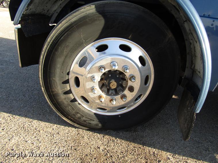 image for item DB6784 2007 Peterbilt 379 semi truck