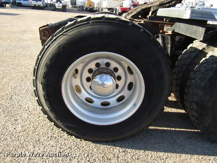 image for item DB6784 2007 Peterbilt 379 semi truck