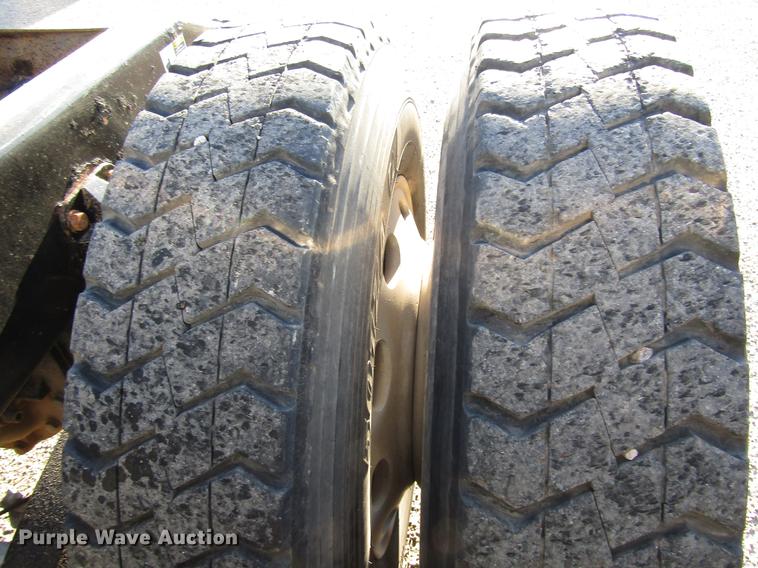 image for item DB6784 2007 Peterbilt 379 semi truck