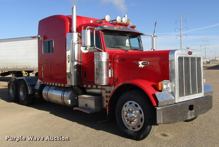 image for item DB6785 2006 Peterbilt 379 semi truck