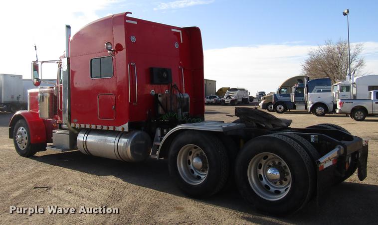 image for item DB6785 2006 Peterbilt 379 semi truck