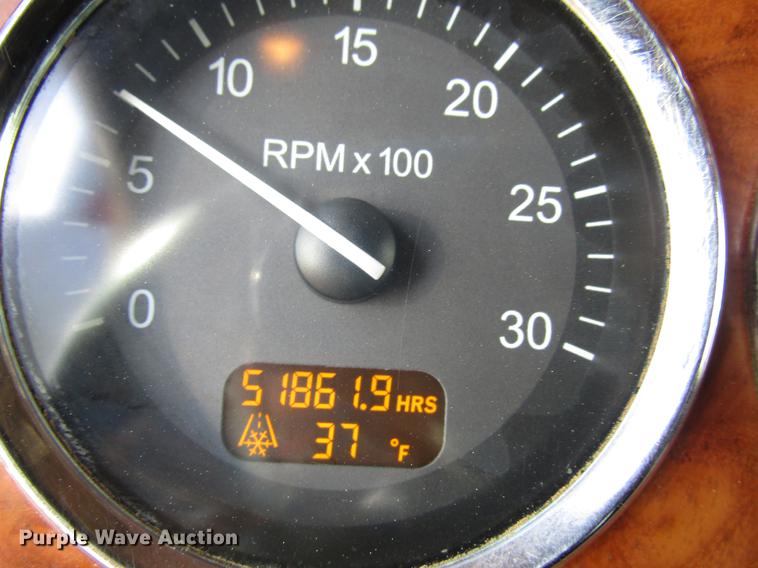 image for item DB6785 2006 Peterbilt 379 semi truck