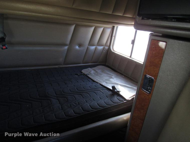 image for item DB6785 2006 Peterbilt 379 semi truck