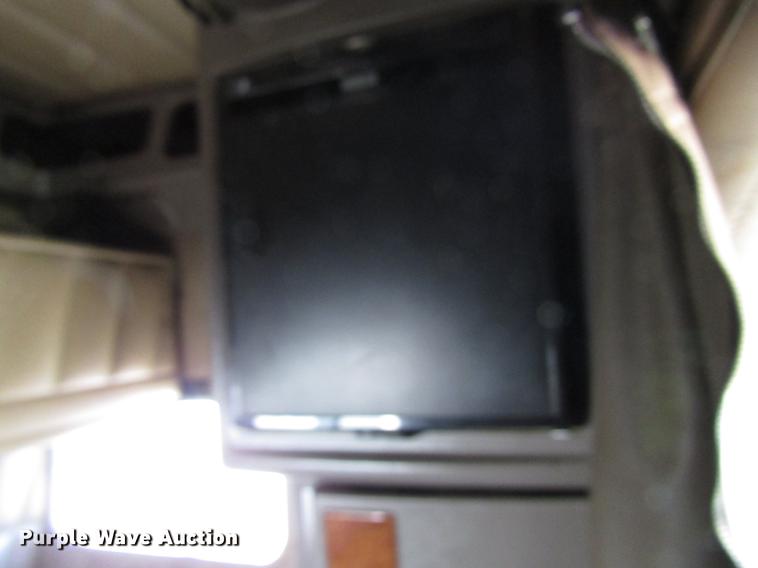 image for item DB6785 2006 Peterbilt 379 semi truck