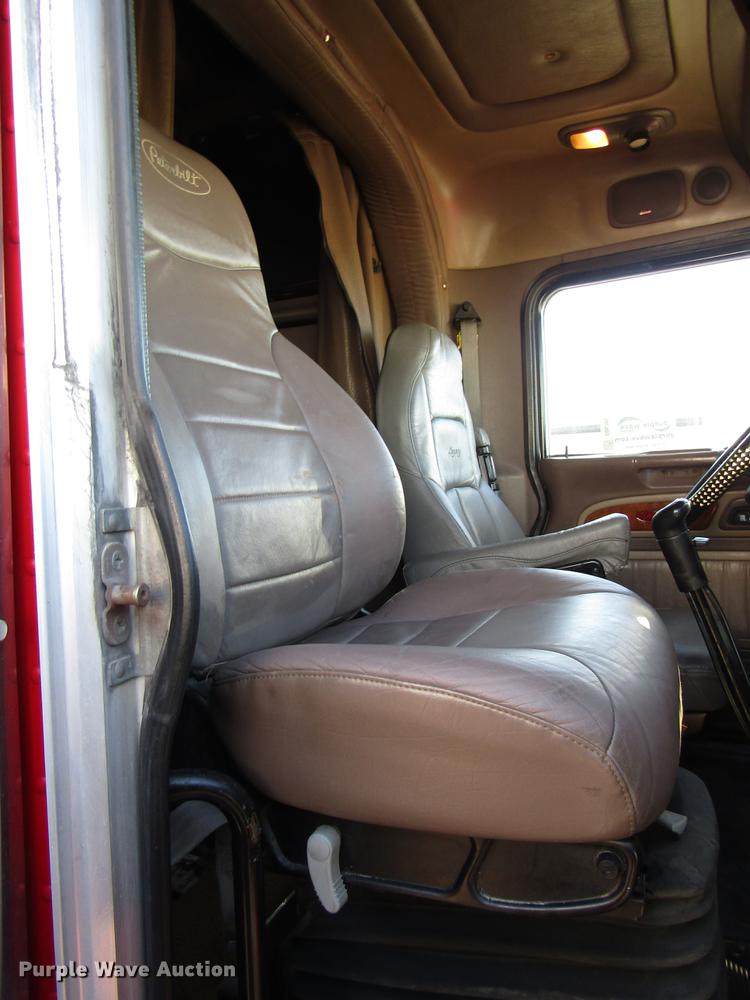 image for item DB6785 2006 Peterbilt 379 semi truck