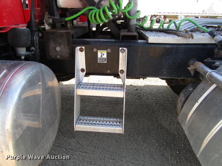 image for item DB6785 2006 Peterbilt 379 semi truck