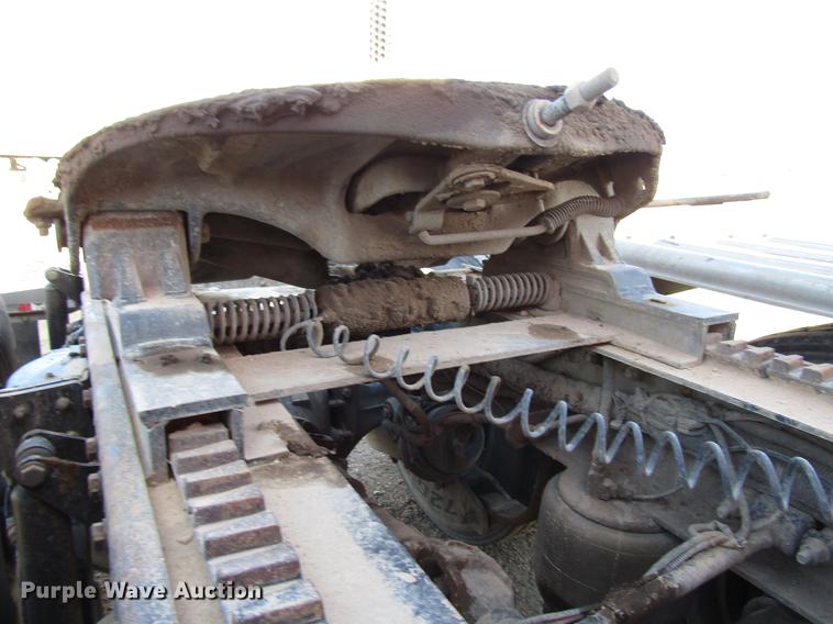 image for item DB6785 2006 Peterbilt 379 semi truck