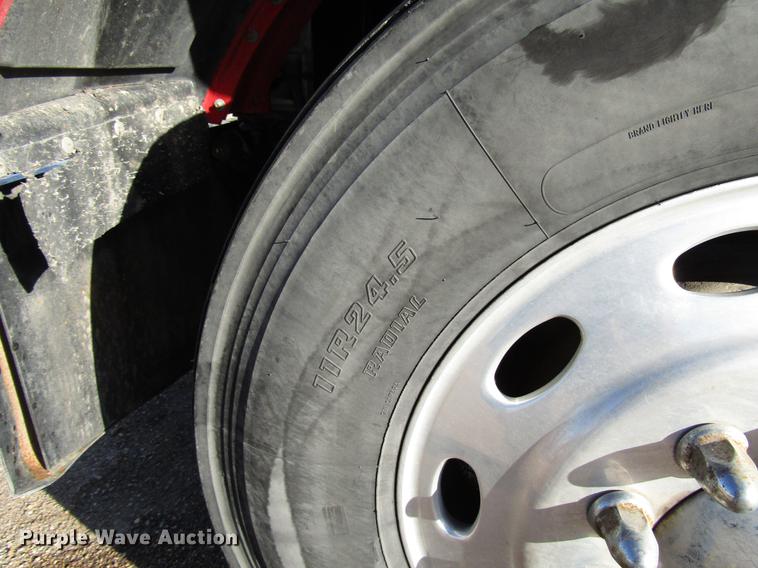 image for item DB6785 2006 Peterbilt 379 semi truck