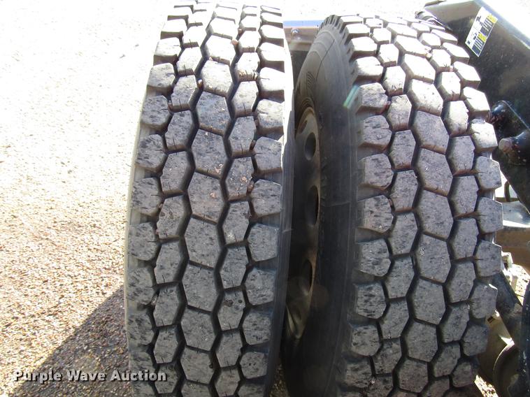 image for item DB6785 2006 Peterbilt 379 semi truck