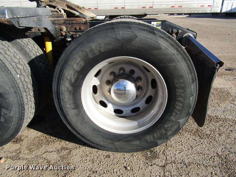 image for item DB6785 2006 Peterbilt 379 semi truck