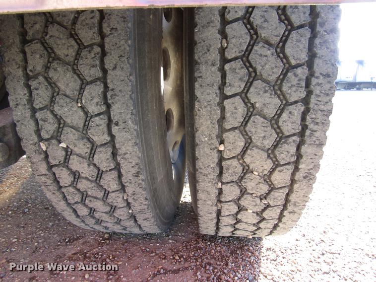 image for item DB6785 2006 Peterbilt 379 semi truck