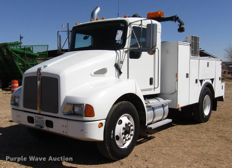 image for item DB6787 2008 Kenworth T300 service truck