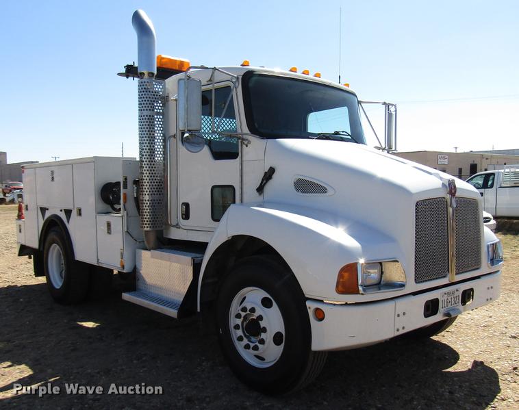 image for item DB6787 2008 Kenworth T300 service truck