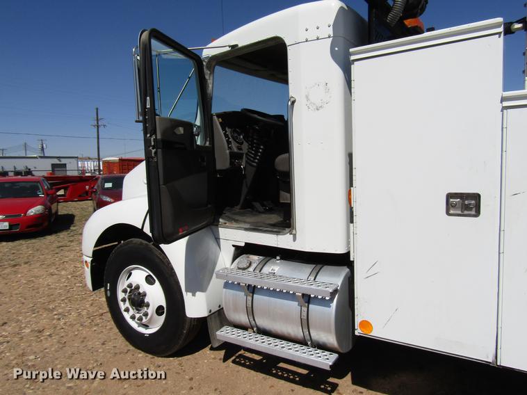 image for item DB6787 2008 Kenworth T300 service truck